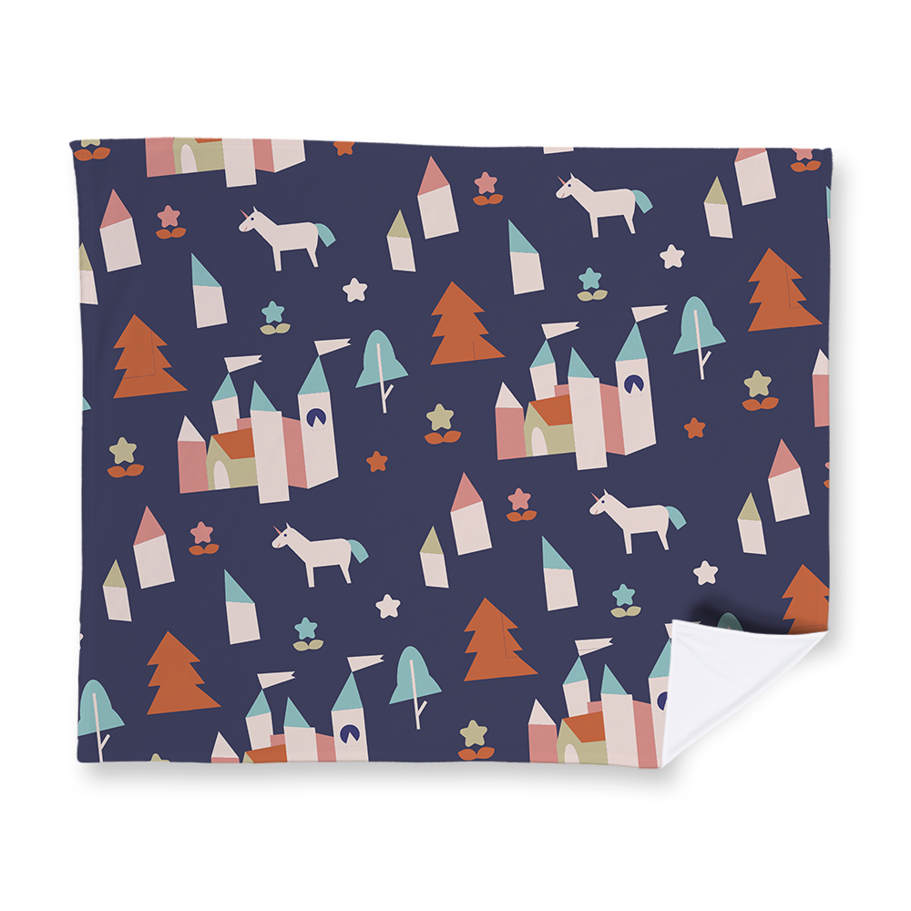 castle-and-unicorn-pattern-blanket-fleece-landscape.png