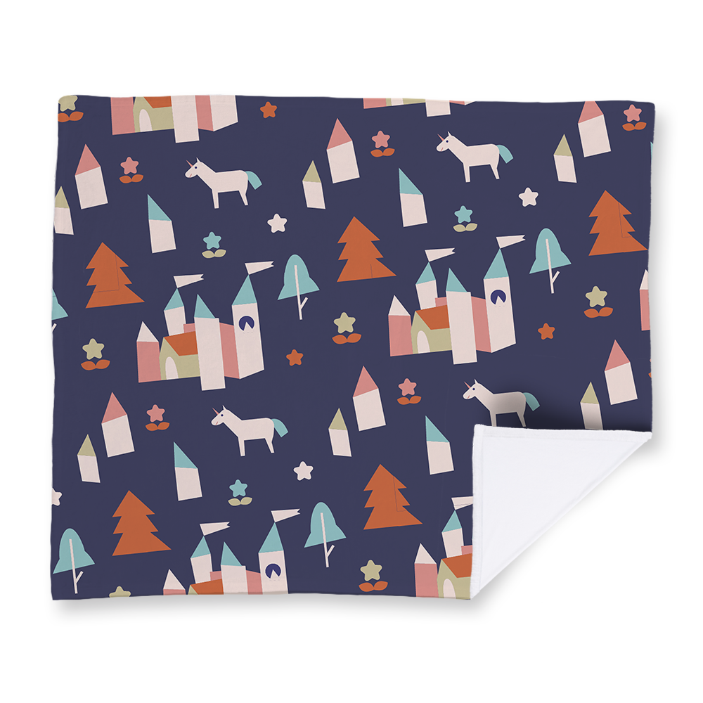 castle-and-unicorn-pattern-blanket-velvety-landscape.png